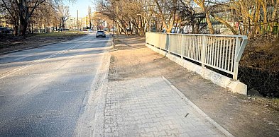 "Moda na sukces". Przebudowa Kłobuckiej idzie jak po grudzie. Ale coś się rusza