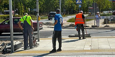 Koparki na przystanku, piesi w piachu. Remont jak z horroru na Ursynowie!-36701