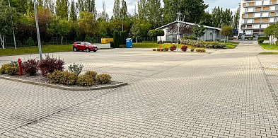 IPN boi się mieszkańców. Parking zbyt tajny na weekendowe parkowanie?-36636
