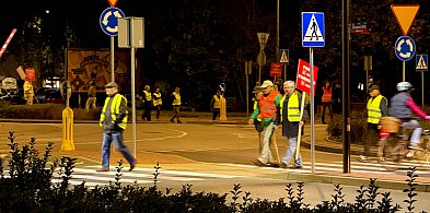 7 protestów na rondzie przy Stryjeńskich. Walka, o której nikt nie chce usłyszeć-37080