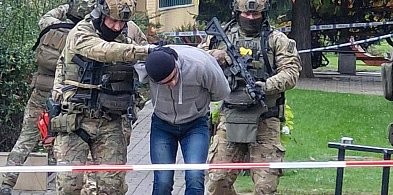 Antyterroryści na kampusie SGGW. Obezwładnili napastnika-37126