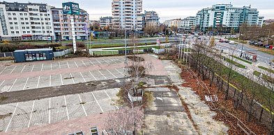 Lex deweloper na Kabatach. Radni krytykują projekt po Tesco. "To żart?"-38412