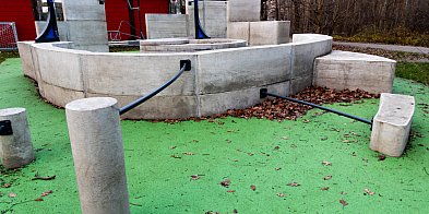 Flowpark za kilkaset tysięcy niszczeje w zgniłych liściach. Mieszkańcy alarmują!-38613