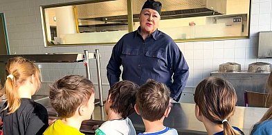 Pierwszaki z Kabat uczą, jak jeść zdrowo! Ambitny projekt w szkole na Ursynowie