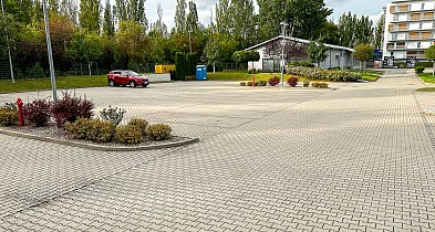 IPN boi się mieszkańców. Parking zbyt tajny na weekendowe parkowanie?-36636