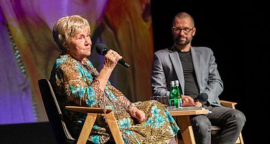 "Rzuciłam to rzępolenie". Aktorka Teresa Lipowska spotkała się z sąsiadami!-37248