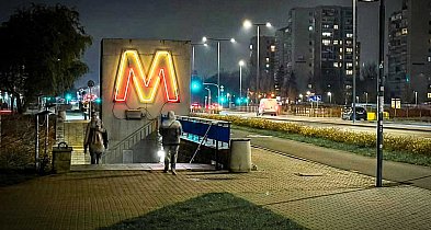 Neony zamiast starych kasetonów metra. Jest pomysł na zmiany!