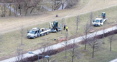 Co tak kopią przy Alei KEN?