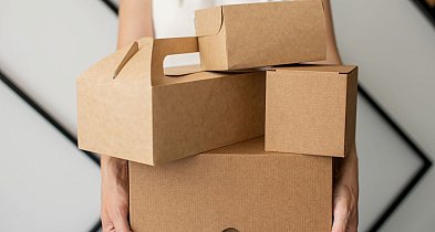Nietypowe wymiary paczki – kiedy warto zrezygnować ze standardu i zamówić kartony