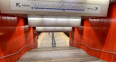 Metro jeździło tylko od Stokłosów. Trzy stacje na Ursynowie były zamknięte!