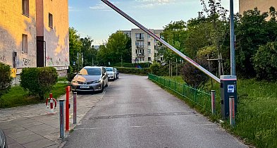 Nocna pobudka na Mandarynki. Syreny karetek jak pilot do szlabanu?
