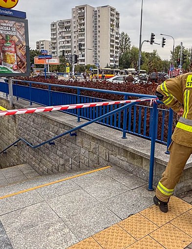 Awaria w metrze. Ewakuacja stacji Imielin. "Zgasło światło"-36623