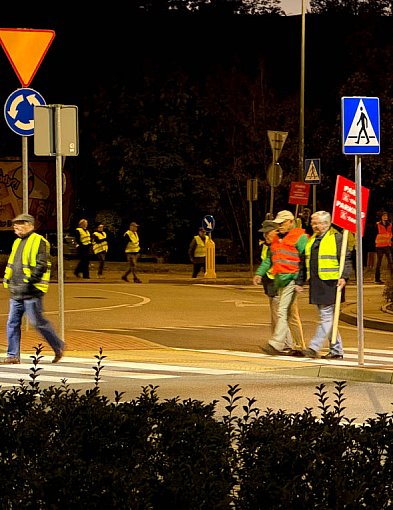7 protestów na rondzie przy Stryjeńskich. Walka, o której nikt nie chce usłyszeć-37080