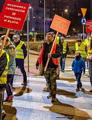 Wrócą korki na pół Ursynowa. Mieszkańcy Kazury znów zablokują rondo-37613