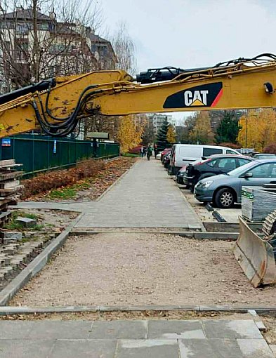 Przejście tylko pod koparką! Bałagan z remontem na Jeżewskiego-37859