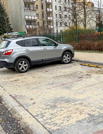 Niedoróbki na Jeżewskiego. Kiedy wreszcie skończy się ten remont?