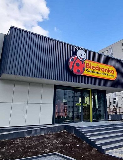 Nowa Biedronka Ultra Mini na Ursynowie. Czym różni się od standardowego sklepu?