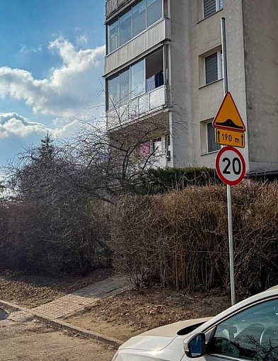 Cicha wojna o parkowanie przy Polinezyjskiej. "To chore!"