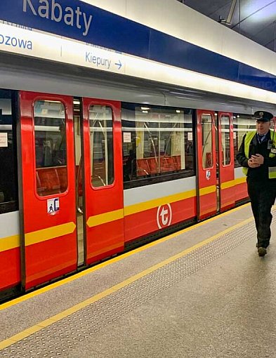 Poranna awaria w metrze. Zamknięte były trzy stacje