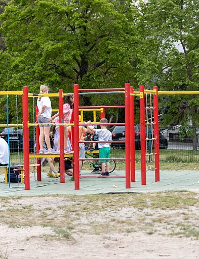 Wojna o plac zabaw na Ursynowie. Dzielnica i spółdzielnia starły się w NOK