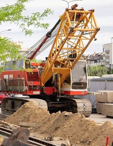 Nietypowy dźwig przy metrze Kabaty. Rusza spektakularna operacja