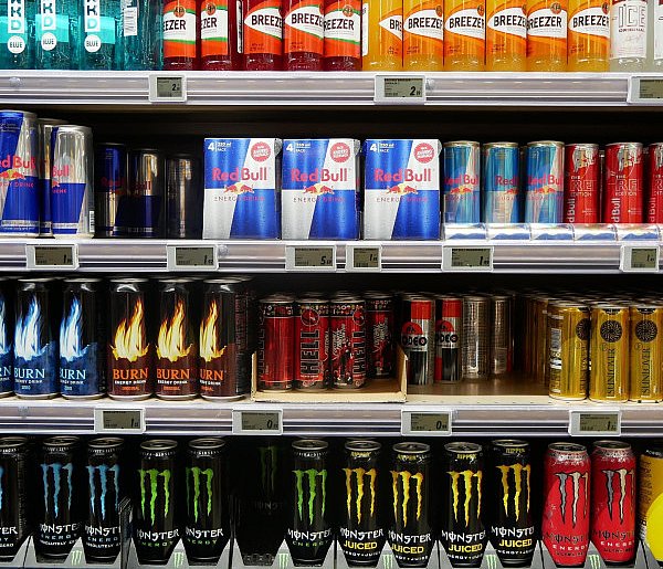 Popularne napoje pójdą ostro w górę. Rząd szykuje podwyżkę VAT-38342