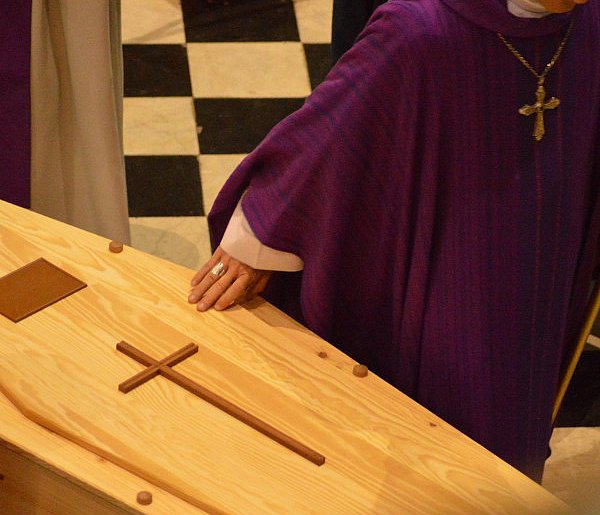 Rewolucja w pochówkach coraz bliżej. Tego w Polsce jeszcze nie było-38408