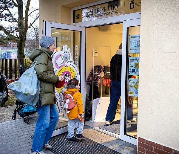 Rekord w nowej bibliotece na Ursynowie. Polna Róża przyciąga!-38631