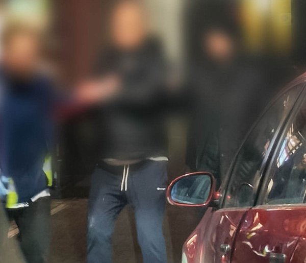 Pijany kierowca na stacji paliw na Ursynowie! Obywatelskie ujęcie-38697