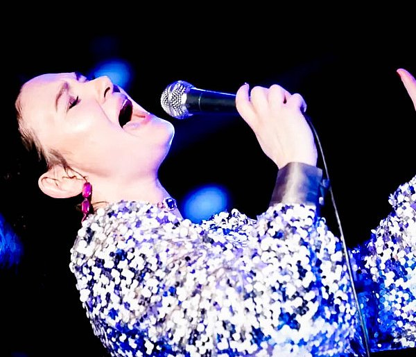 Sylwester last minute na Ursynowie! Z przebojami sprzed lat-38815