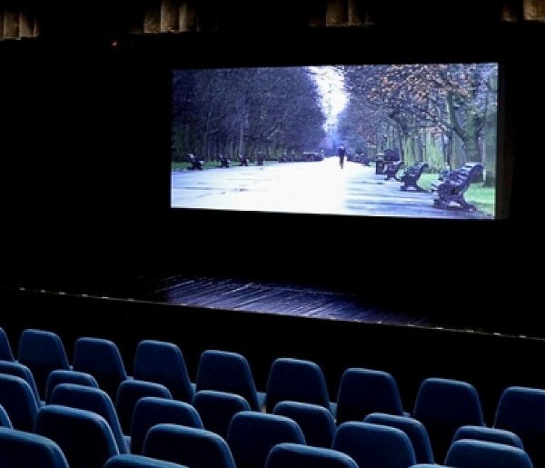 Od "Władcy Pierścieni" po "Mechaniczną Pomarańczę". Darmowe kino na Ursynowie!