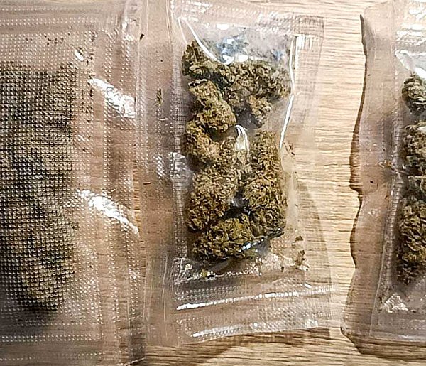 Narkotyki na Kabatach. Policja zatrzymała 26-latka przy zajezdni metra