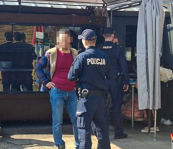 Nalot służb na uzbecki bar na Ursynowie. Posypały się mandaty