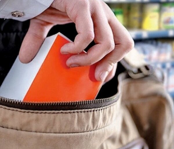 Kradzieże w drogeriach na Ursynowie. Złodziejka wpadła, bo o czymś zapomniała