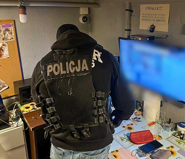 Nielegalne automaty do gier. Policja zlikwidowała 5 takich punktów na Ursynowie