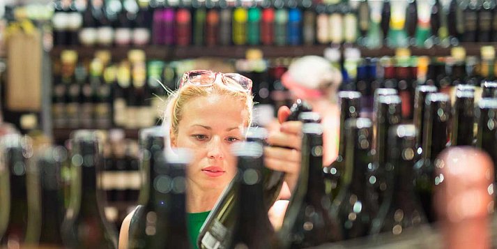 Koniec z nocną sprzedażą alkoholu! Radni miejscy zagłosowali