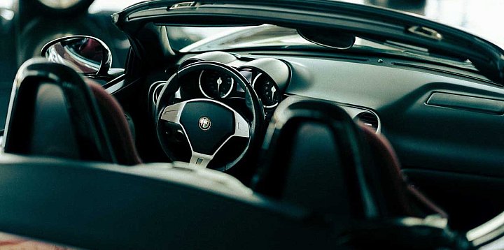 Auta z USA - czy warto sprowadzać samochody w 2026 roku