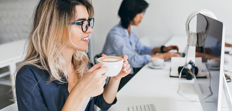 Kawa z dostawą do biura – wygoda i oszczędność czasu