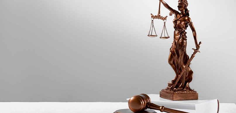 Dozór elektroniczny – na czym polega ta forma odbywania kary i kto może z niej sko