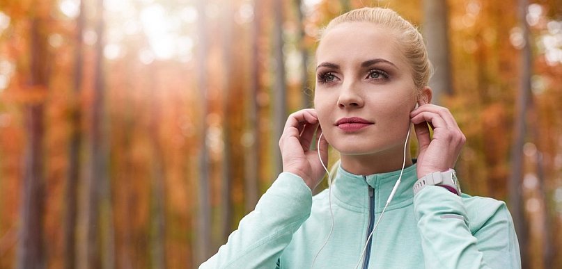 Trening w Lesie Kabackim na nowych zasadach. Biegacze zamieniają playlisty