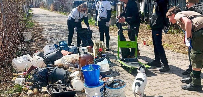 Pety, butelki i stare opony. Sąsiedzi ruszą w teren, by posprzątać Ursynów!