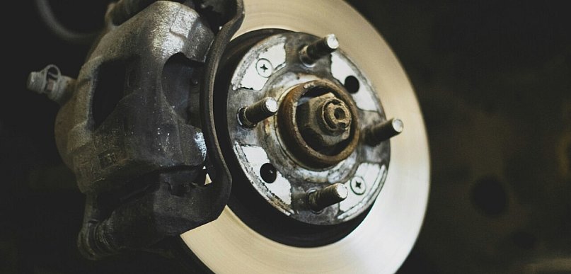 Co w hamulcach piszczy