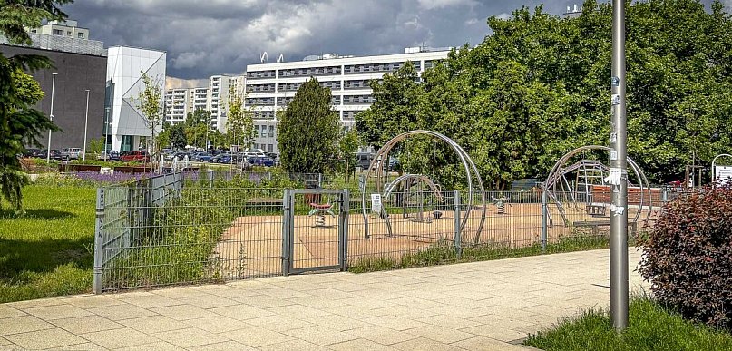 Zamykają plac zabaw przed wakacjami. Zmieni się nie do poznania!