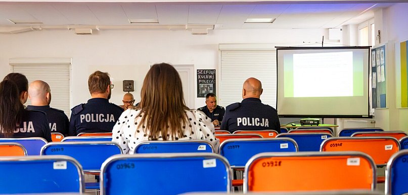 Policjanci mówili do pustych krzeseł. Debata o bezpieczeństwie bez mieszkańców