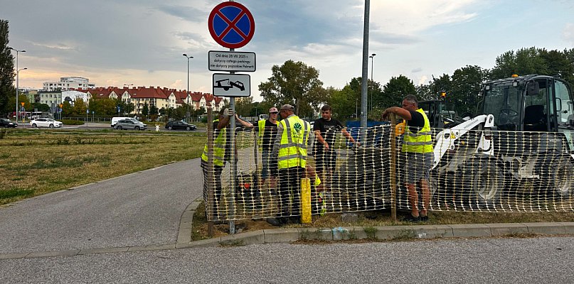 Parking pod specjalnym nadzorem. Czy protesty zatrzymają budowę parku nad POW? - 36663