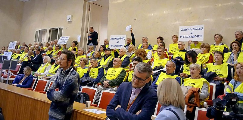 Osiedle Kazury protestowało na Radzie Warszawy. Radni nie posłuchali - 37269