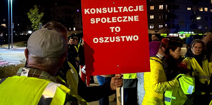Trzecia tura protestów na Ursynowie. Mieszkańcy os. Kazury nie odpuszczają - 37317