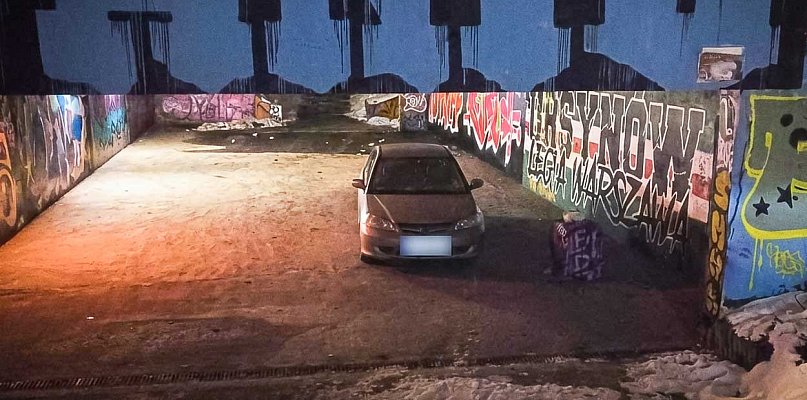 Rajd po schodach na Ursynowie. Wjechał Hondą prosto do przejścia podziemnego