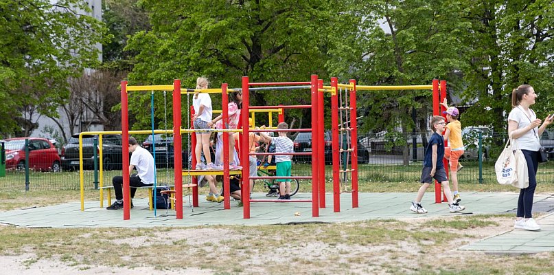 Wojna o plac zabaw na Ursynowie. Dzielnica i spółdzielnia starły się w NOK