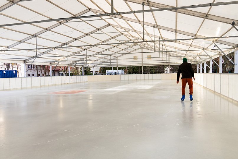 Otwarcie lodowiska na Kajakowej 2025